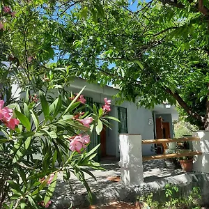 Bed & Breakfast Alpujarra Guesthouse, Remote Off-grid Mountain 
